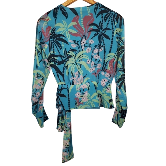 Bailey 44 Blue Floral Wrap Top. Size 4 - Picture 8 of 11